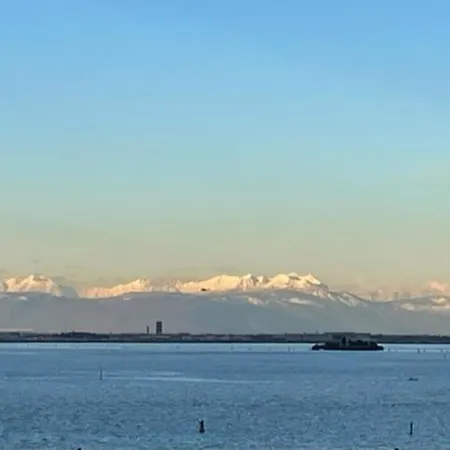 Ca' Della Carita' شقة *